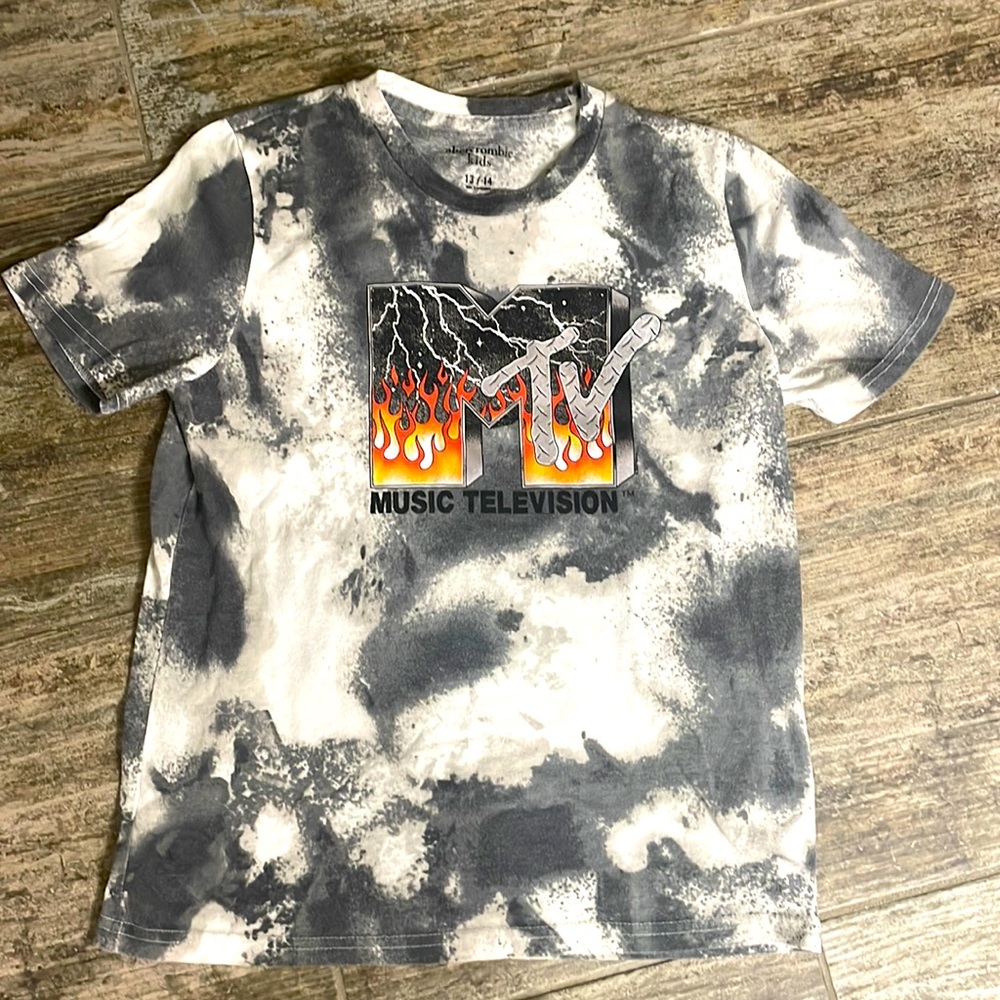 Abercrombie kids MTV shirt